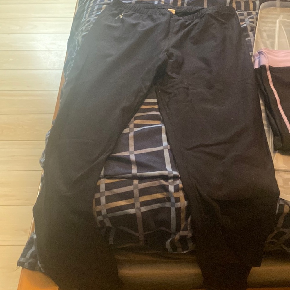 Under Armor leggings size large black.